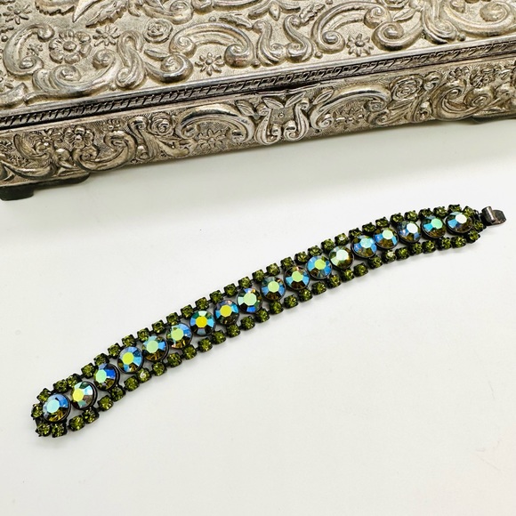 🔥Vintage Green Rhinestone Borealis Bracelet - Picture 5 of 13